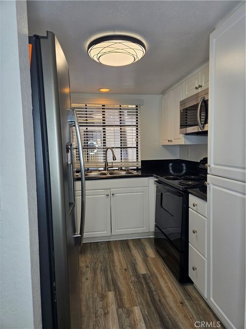 c-25551 Indian Hill Ln, Laguna Hills, CA, 92653-6008 | Card Image