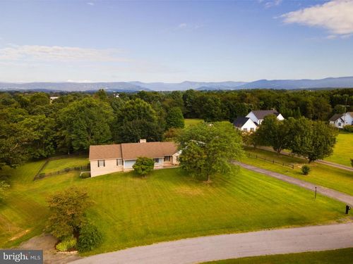 450 Hillcrest Rd, EDINBURG, VA, 22824-2923 | Card Image