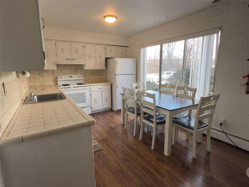 100 Coachlight Sq, Montrose, NY, 10548-1247 | Card Image