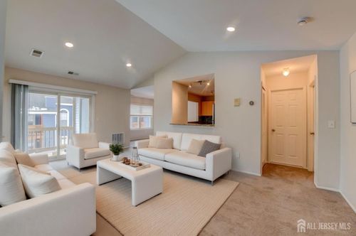 58 Tanglewood Ct, Monmouth Junction, NJ, 08852-2266 | Card Image