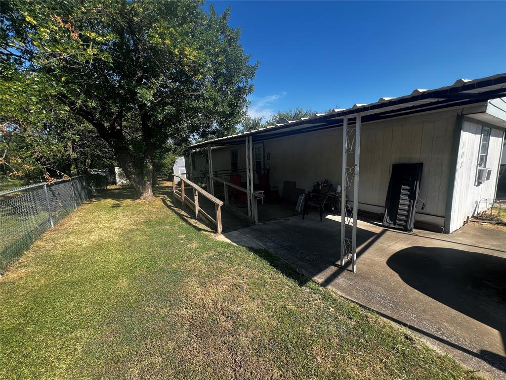 Collinsville St, Whitesboro, TX 76273