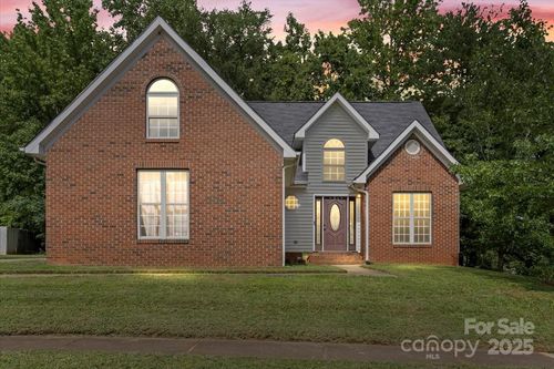 7337 Rosehall Dr, Charlotte, NC, 28227-3009 | Card Image