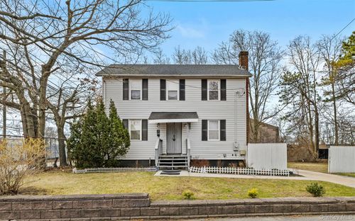 589 Acorn St, Deer Park, NY, 11729-3601 | Card Image