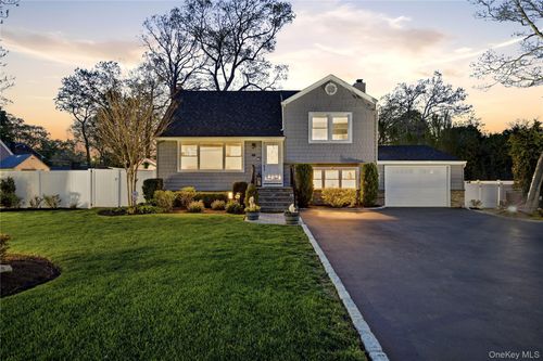 237 Woodlawn Ave, Saint James, NY, 11780-2531 | Card Image