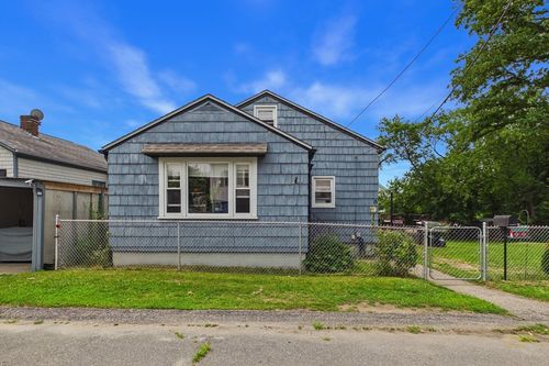 15 Sales St, Fall River, MA, 02724-1124 | Card Image