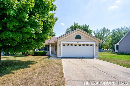 205 Jennifer Ln, Holland, MI, 49423-7460 | Card Image