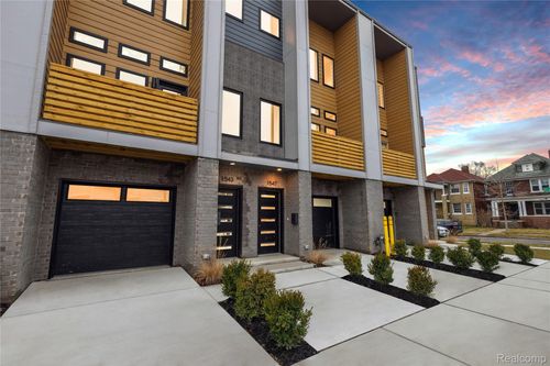 p28-1709 Pallister St, Detroit, MI, 48206 | Card Image