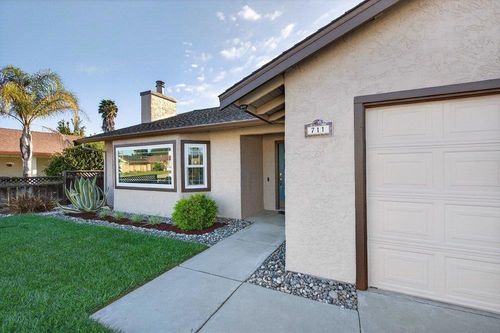 711 Clearview Dr, Hollister, CA, 95023-4258 | Card Image