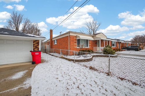 20701 Meier Rd, Saint Clair Shores, MI, 48081-3632 | Card Image