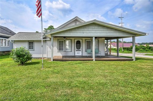 821 Cleveland Rd, Ravenna, OH, 44266-2001 | Card Image
