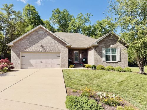202 Beacon St, Gallatin, TN, 37066-7624 | Card Image