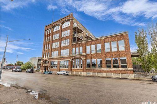 404-211 Av D N, Saskatoon, SK, S7L1M7 | Card Image