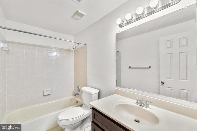 16812 Winston Ln, Townhouse with 4 bedrooms, 4 bathrooms and null parking in WOODBRIDGE VA | Image 8