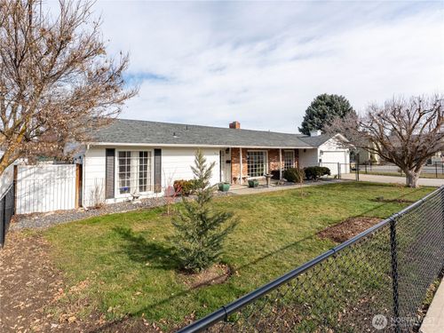 934 Stevens St, Wenatchee, WA, 98801-3496 | Card Image
