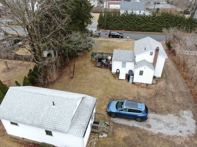 7 &amp; 7R N Washington Avenue, Home with 2 bedrooms, 2 bathrooms and 4 parking in East Lyme CT | Image 21