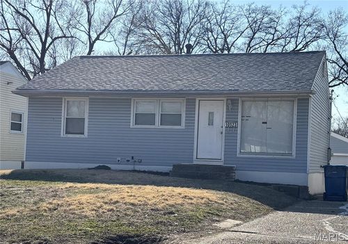 10523 Prestwick Dr, Saint Louis, MO, 63137-3850 | Card Image