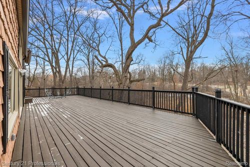 3185 Shimmons Rd, Auburn Hills, MI, 48326-2069 | Card Image