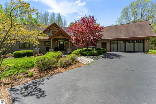 9697 Herkelrath Rd, Onekama, MI, 49675-9622 | Card Image