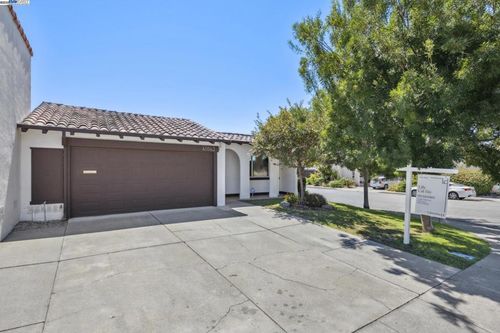 41043 Joyce Ave, Fremont, CA, 94539-4425 | Card Image