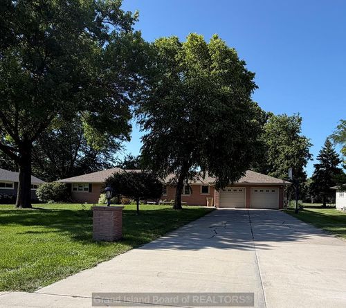 2426 Pioneer Blvd, Grand Island, NE, 68801-7342 | Card Image