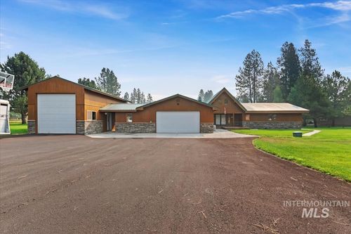 7 River Rd, Garden Valley, ID, 83622-5003 | Card Image