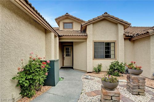 5736 Colwood Ln, Las Vegas, NV, 89130-2065 | Card Image