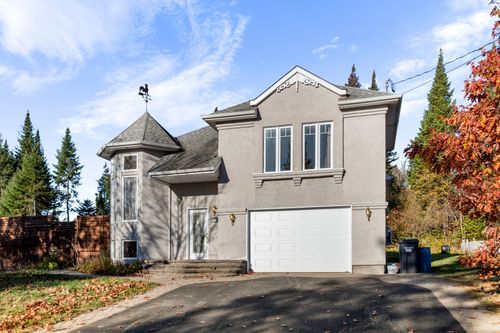 1094 Rue Des Huards, Sainte Agathe des Monts, QC, J8C0G9 | Card Image