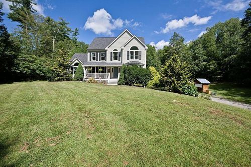 4 Hudson Dr, Kensington, NH, 03833-6740 | Card Image