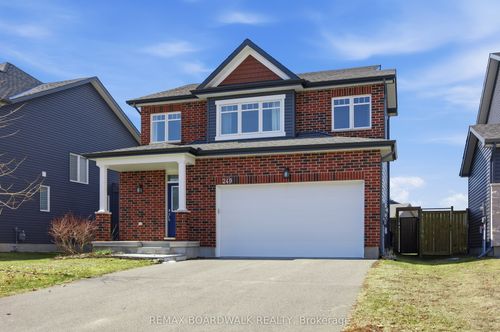 240 Boyd St, Carleton Place, ON, K7C0H3 | Card Image