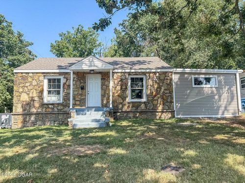 801 S High St, Neosho, MO, 64850-2250 | Card Image