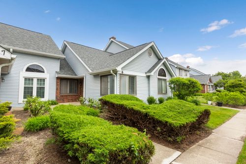 6-6 Hastings Ln, Lincolnshire, IL, 60069-3400 | Card Image