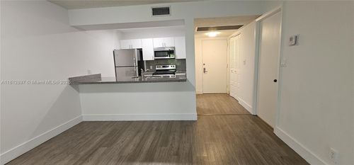 apt-540-8100 Geneva Ct, Doral, FL, 33166-7770 | Card Image