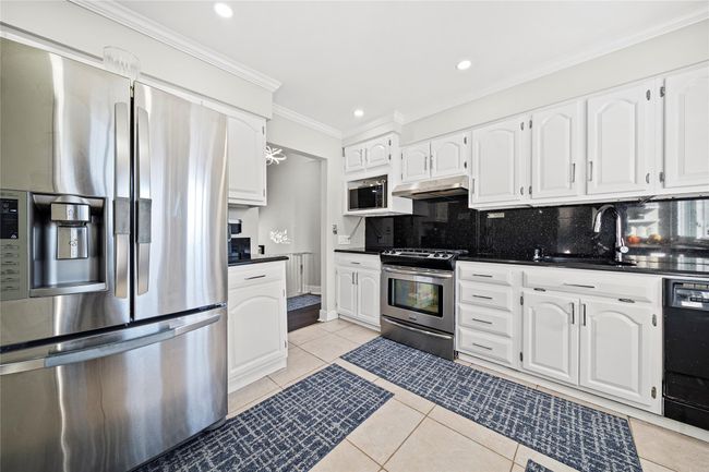 450 Woods Rd, House other with 4 bedrooms, 2 bathrooms and null parking in North Babylon NY | Image 8