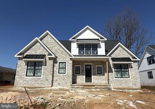 319 Cedar Ave, HERSHEY, PA, 17033-1622 | Card Image