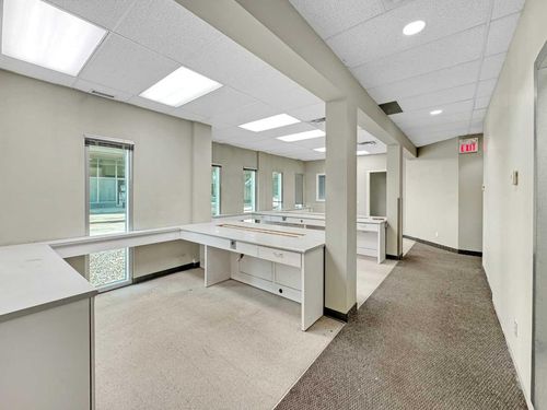 902 9th Avenue Sw, Calgary, AB, T2P1L8 | Card Image