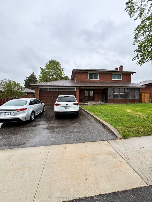 28 Keegan Crescent, North York, ON, M3J1G2 | Card Image
