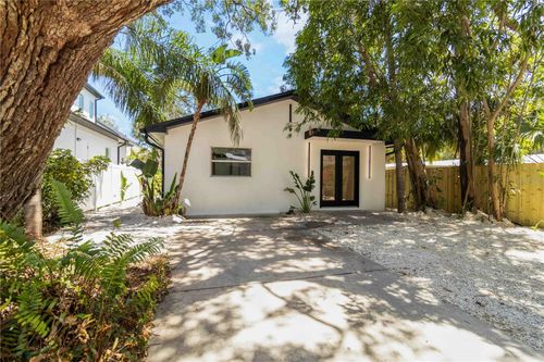 2410 Floyd St, SARASOTA, FL, 34239-2511 | Card Image
