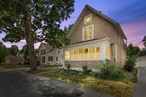 320 Buchner Ct, Waukesha, WI, 53186-5506 | Card Image