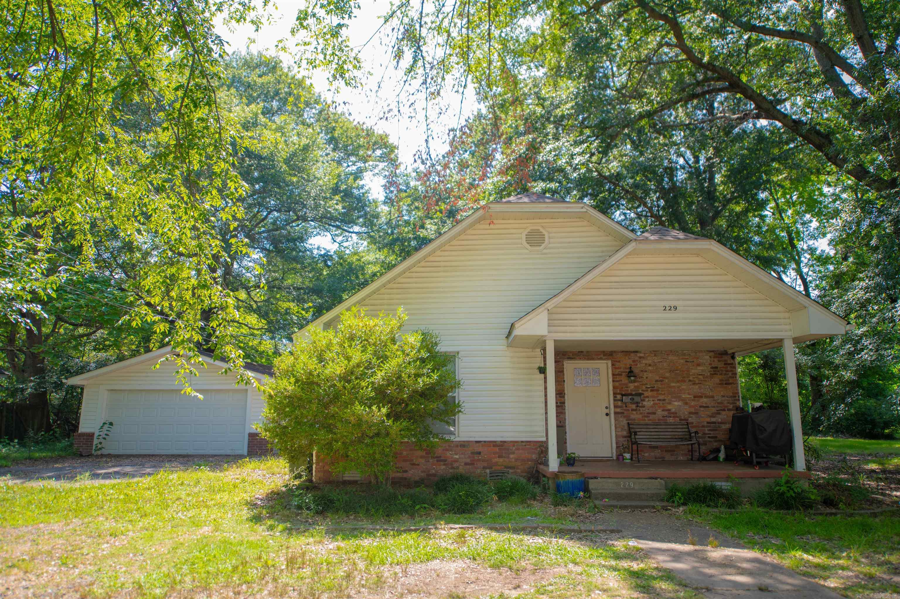 Oliver St, Conway, AR 72034
