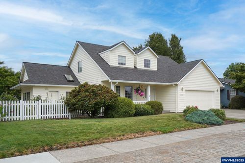 1123 Heritage Loop, Stayton, OR, 97383-1185 | Card Image