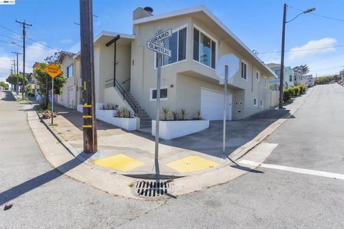 800 Girard St, San Francisco, CA, 94134 | Card Image