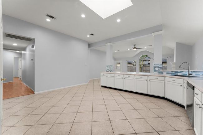 1030 Evandale Ln, House other with 4 bedrooms, 2 bathrooms and 2 parking in Sugar Land TX | Image 12
