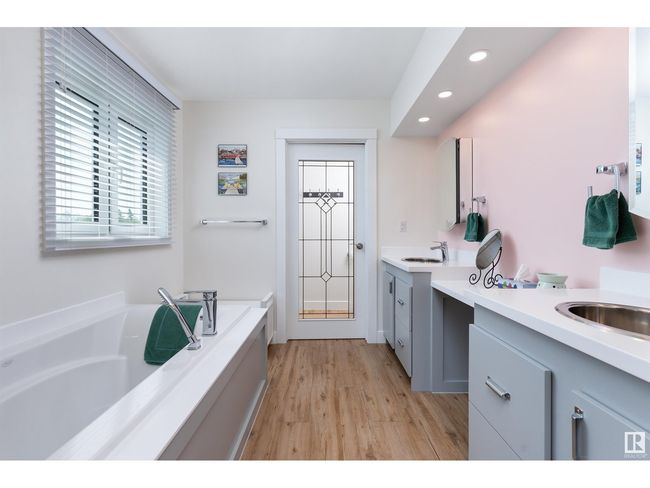 116 Main St, House other with 4 bedrooms, 3 bathrooms and 6 parking in Kingman AB | Image 17