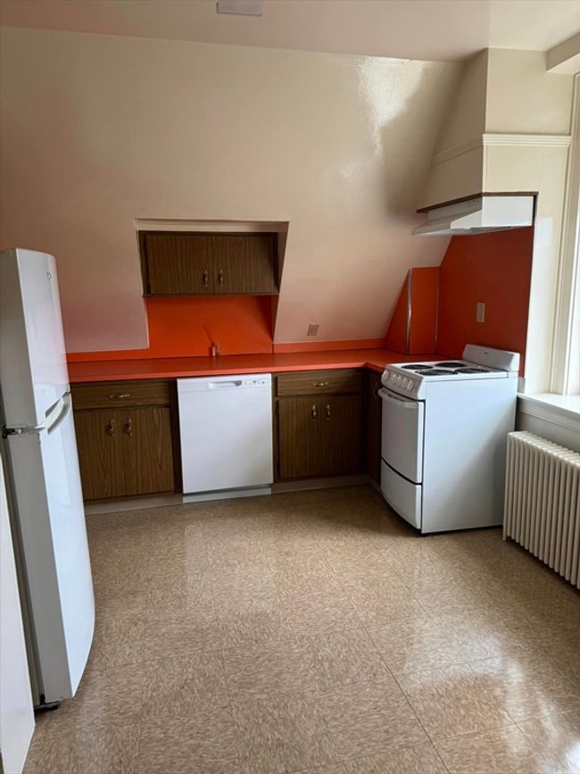 APT-8 - 4 Columbian St, Condo with 2 bedrooms, 1 bathrooms and 2 parking in Weymouth MA | Image 7
