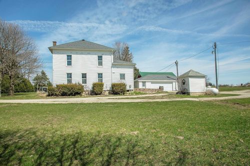2331 Midway Avenue, Denver, IA, 50622 | Card Image