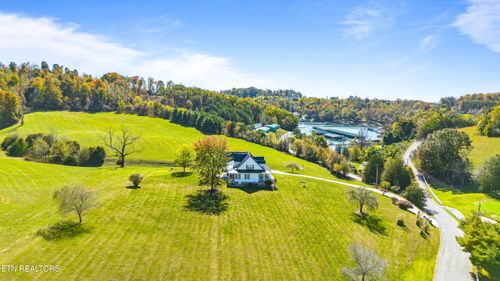 277 Deerfield Way, La Follette, TN, 37766-6529 | Card Image