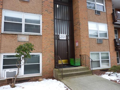 d-201 Kearsing Pkwy, Monsey, NY, 10952-2272 | Card Image