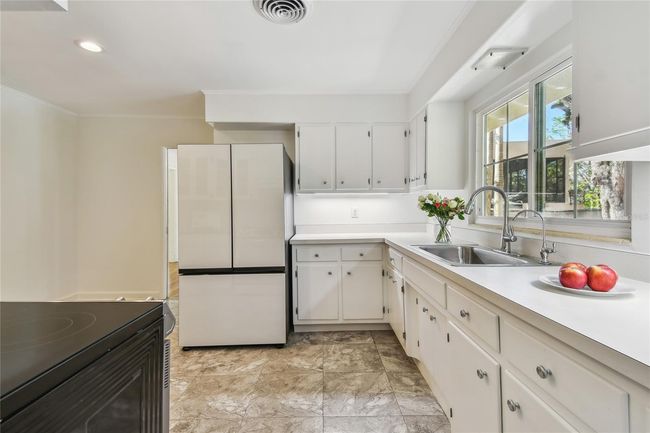 3001 Bay Shore Cir, House other with 2 bedrooms, 2 bathrooms and null parking in SARASOTA FL | Image 15
