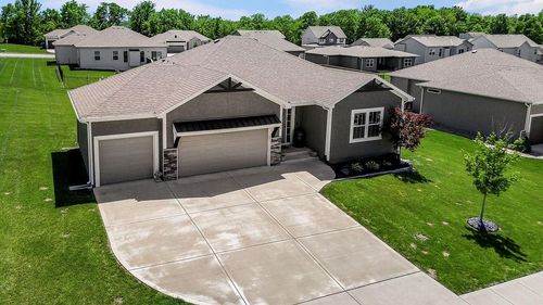 1814 Winchester Dr, Pleasant Hill, MO, 64080-1187 | Card Image