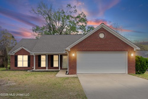 108 Acorn Lane, Batesville, MS, 38606 | Card Image
